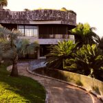 Casa assinada por Ruy Ohtake está à venda por R$ 70 milhões