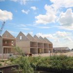 Preço dos imóveis deve subir menos em 2022; entenda como ficará o mercado