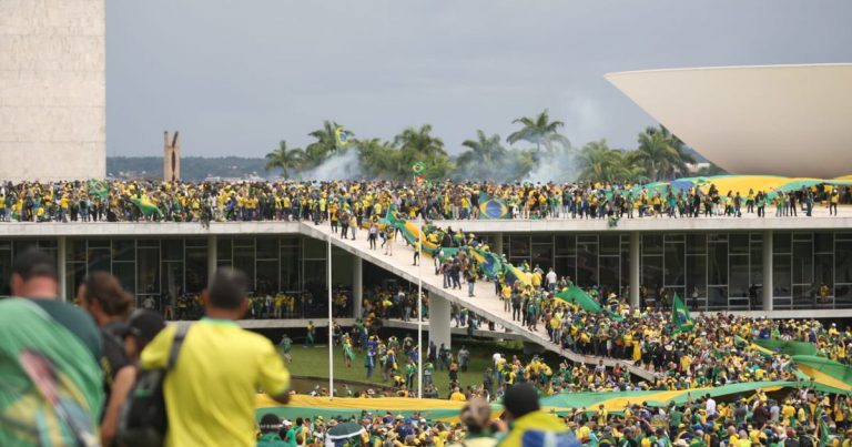 atos-antidemocraticos-brasil
